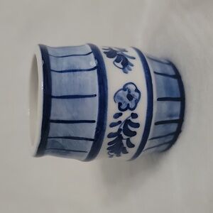 Delft Blue White Hand Painted Barrel Toothpick Holder 2"